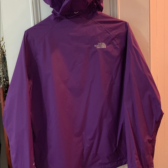 North face windbreaker / rain jacket - Picture 3 of 4